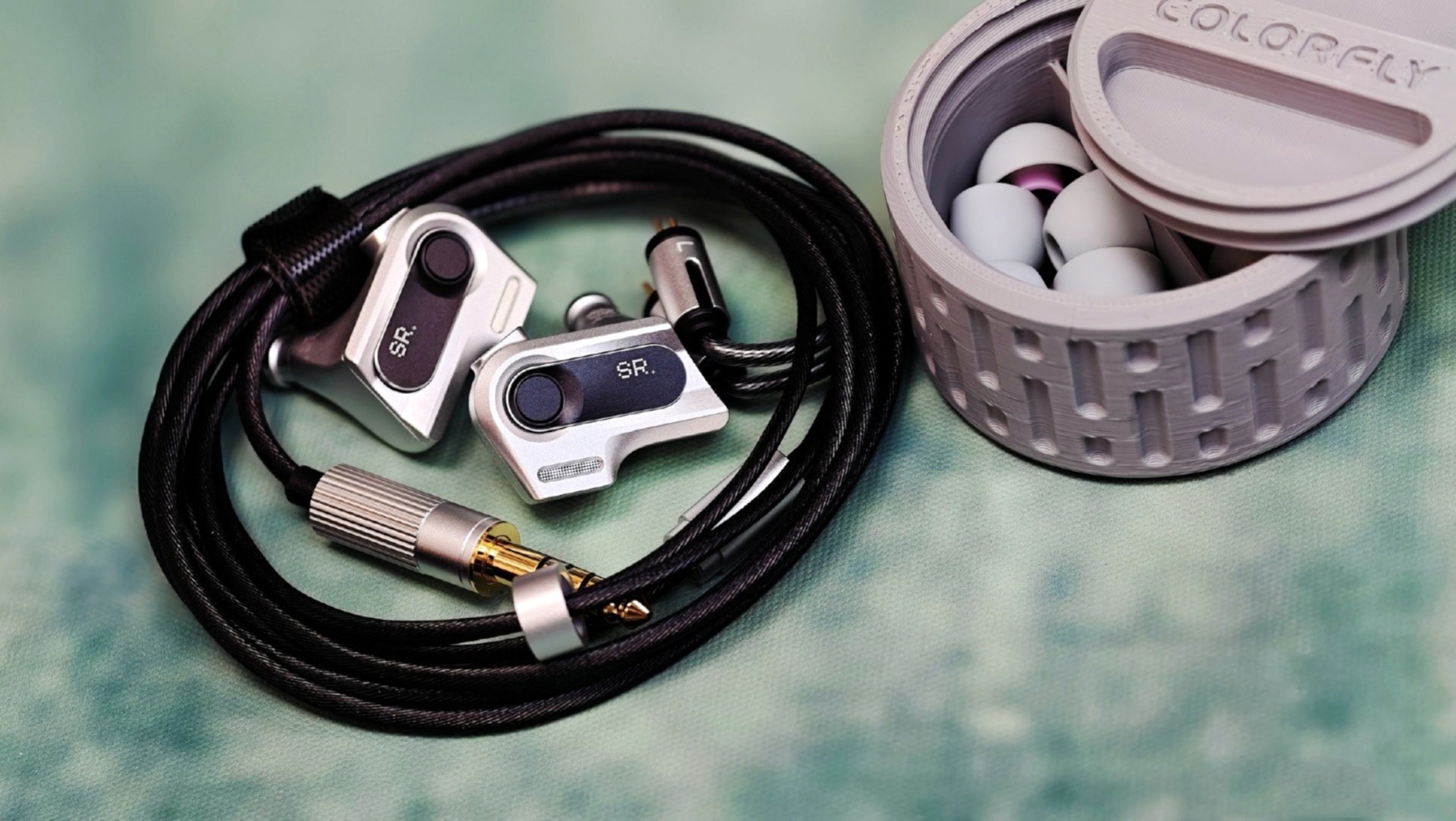 イヤホン Colorfly SILVER REFERENCE ColorflyがSilver Referenceの発売開始！ - mimiオーディオ | 音響機器