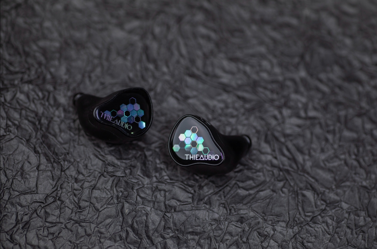 THIEAUDIO Monarch MKIV」—旗艦IEM、2DD＋6BA＋2EST構成で登場！切替式