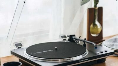 オーディオテクニカ、Bluetooth 5.2対応の全自動ワイヤレスレコードプレーヤー「AT-LP70XBT」を発売