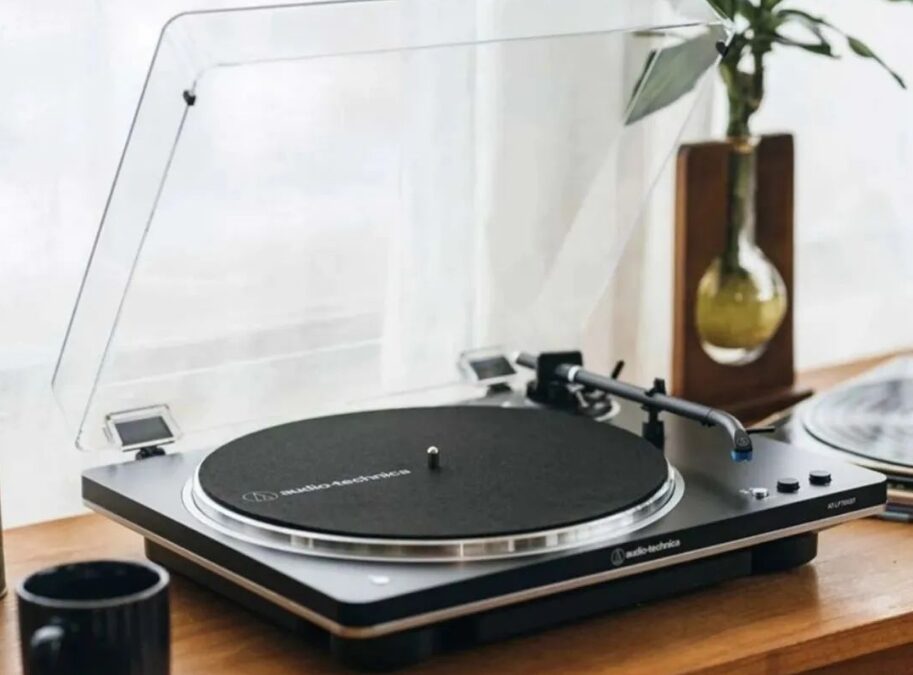 オーディオテクニカ、Bluetooth 5.2対応の全自動ワイヤレスレコードプレーヤー「AT-LP70XBT」を発売