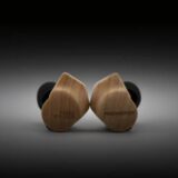 水月雨（MOONDROP）は、日本の音響機器メーカーTAGO STUDIOとのコラボレーションモデルとして、3基のダイナミックドライバーを搭載したインイヤーモニター「Harmon-SP」を1699元で発売！！