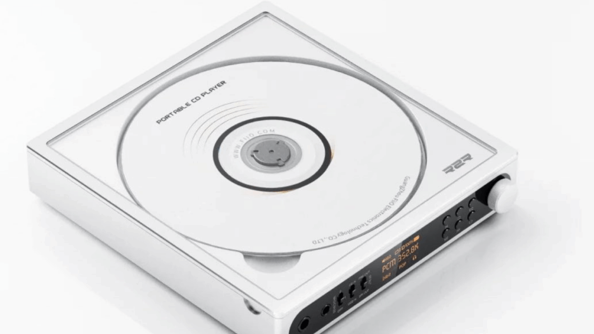 FiiO、R2Rアーキテクチャ搭載の新型ポータブルCDプレーヤー「DM15」を初公開