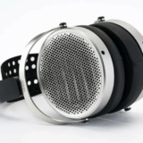 HIFIMAN、次世代平面磁界ヘッドホン「HE600」および「ANANDA UNVEILED」を発表