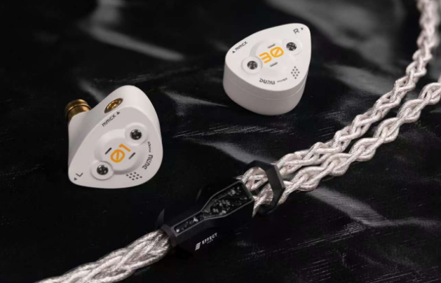 DUNU、EFFECT AUDIOとのコラボモデル「DK3001 BD 超夢」発表 — 限定300本の特別仕様