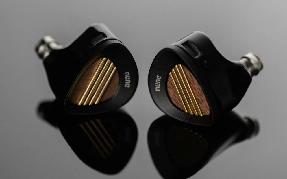 DUNU、新型ハイブリッドIEM「泠（Lynn）」を初公開 今月中の正式発表を予告