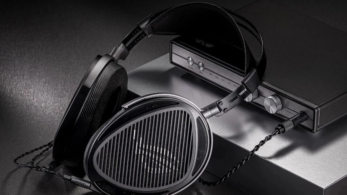 ROGとHiFiMANが共同開発、平面駆動型ゲーミングヘッドセット「ROG KITHARA」を初公開