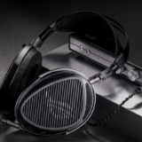 ROGとHiFiMANが共同開発、平面駆動型ゲーミングヘッドセット「ROG KITHARA」を初公開