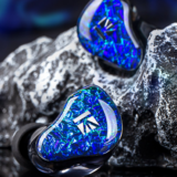 KBEAR、新型ハイブリッドIEM「Voyages SR-8」を発表