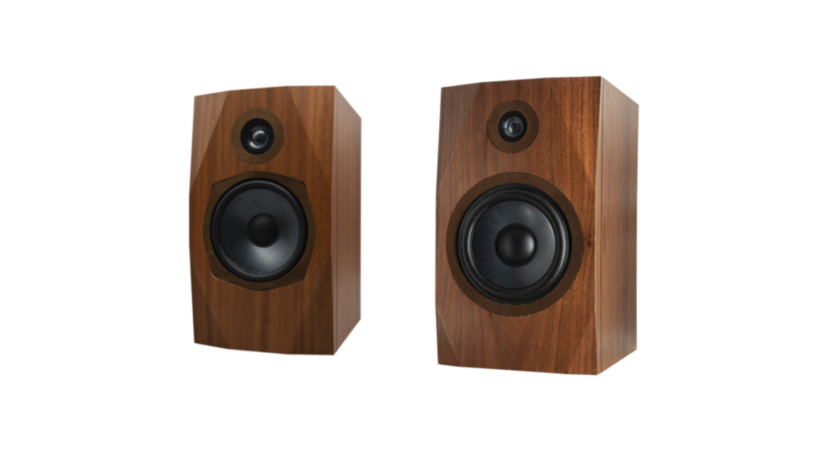 Tecnologia e Cuore、三菱電機が開発した振動板技術を採用したブックシェルフ型スピーカーが登場