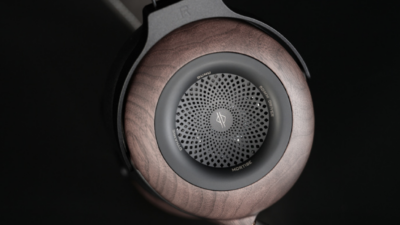 DUNU、木製ハウジング採用の開放型ヘッドホン「MORTISE 卯」を発売　50mmダイナミックドライバー搭載