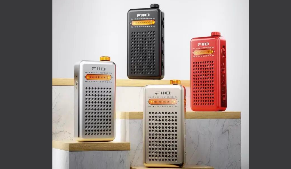 FIIO、ポータブルステレオラジオ「RR13」を発売。FMチップSi4831と着脱式アンテナを搭載