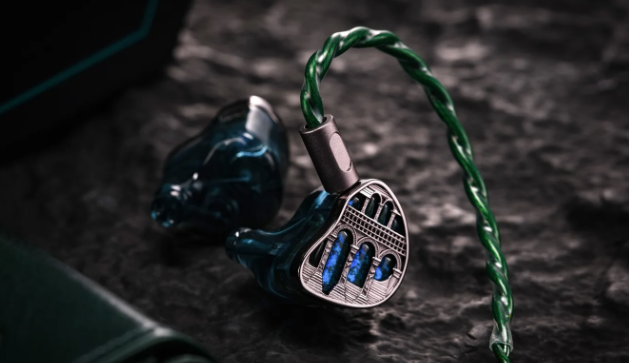 Kinera、新型ハイブリッドIEM「Mimisbrunnr」を発表。2DD＋2EST構成を採用