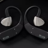 水月雨、ワイヤレスイヤーフック型DAC/AMP「EVO II」を発表。LDAC/LHDC-Vや10バンドPEQに対応