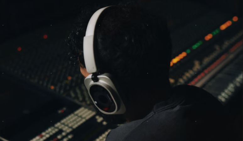 Nothing、2DD＋xMEMSの3ドライバー構成「Headphone (1) Pro」を発売